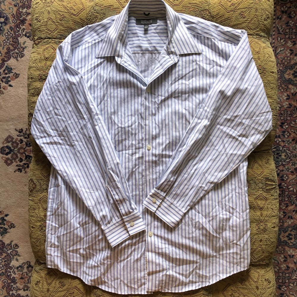 Kenneth Cole Reaction Button Down Shirt Size L 16.5 White Blue Pinstripe